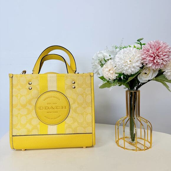 Coach C8417 Dempsey Tote 22 In Signature Jacquard In Gold/Retro Yellow Multi - Picture 2 of 10